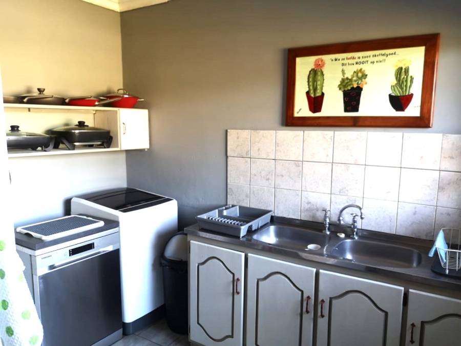 4 Bedroom Property for Sale in Campher Park Eastern Cape